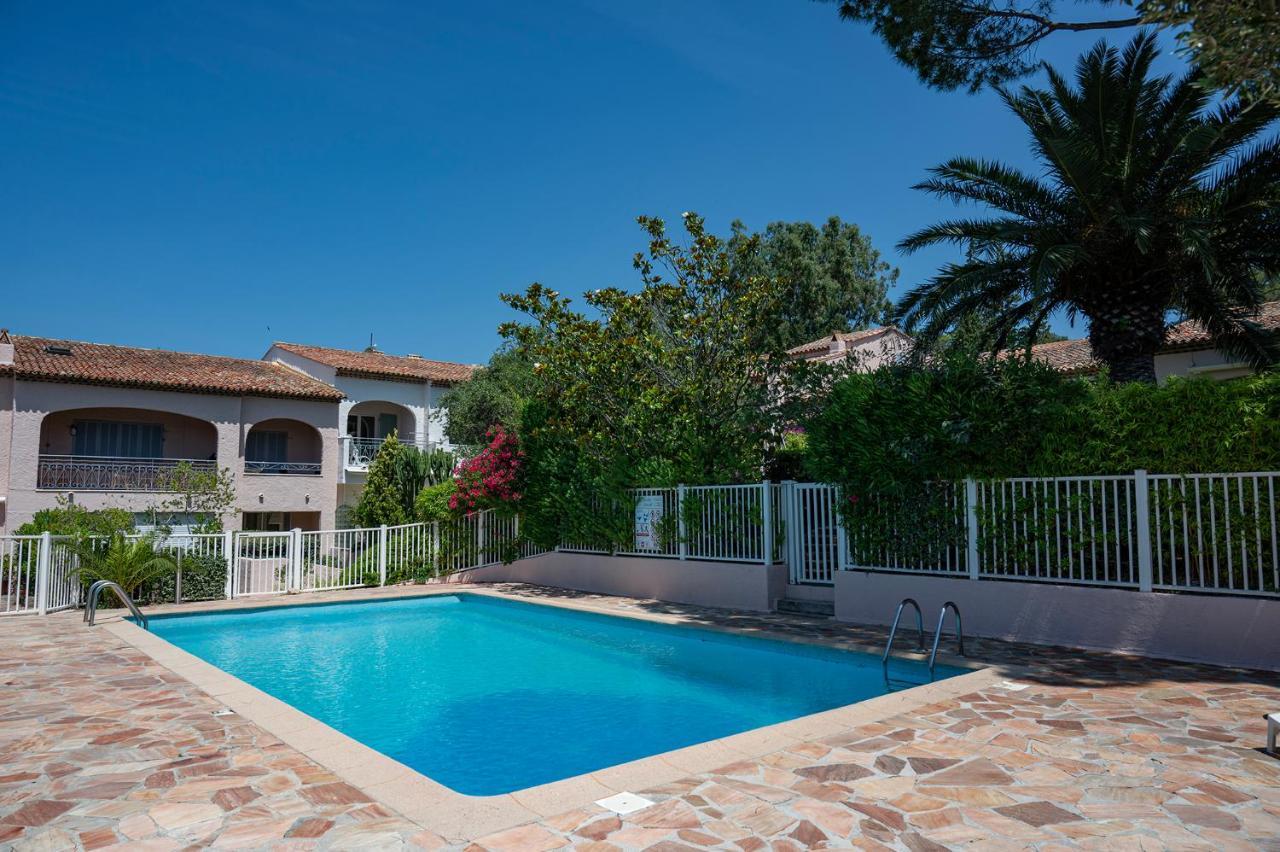 Appartement Superbe 3 pièces dans Saint Tropez avec piscine Extérieur photo